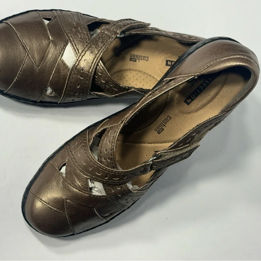 Collection B Women's Bronze Casual Shoes Clark’s size 7.5 pre owned